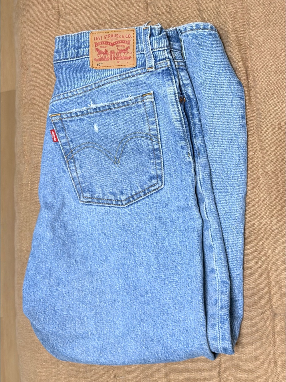 Levi's WoMen's Light Blue 501 Classic Straight Jeans